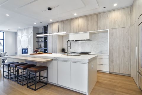 Tiny photo for 1418 W Warner Avenue, Chicago, IL 60613 (MLS # 12624942)