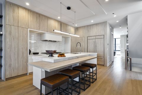 Tiny photo for 1418 W Warner Avenue, Chicago, IL 60613 (MLS # 12624942)