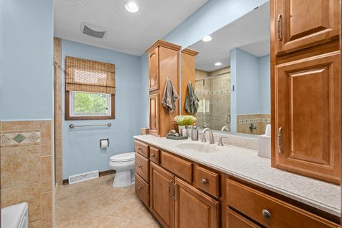 Tiny photo for 4034 DENNISTON Court, Bettendorf, IA 52722 (MLS # 12655902)