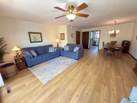 Tiny photo for 3715 35TH Street #3, Moline, IL 61265 (MLS # QC4268371)