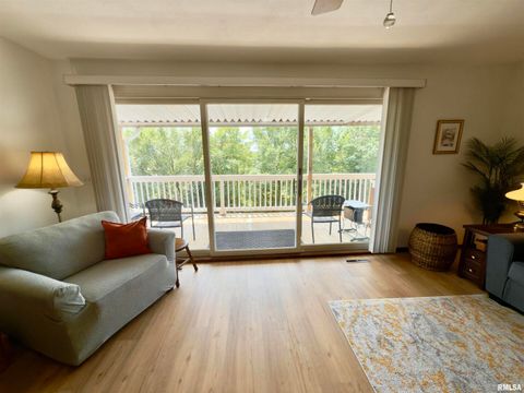 Tiny photo for 3715 35TH Street #3, Moline, IL 61265 (MLS # QC4268371)