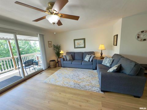 Tiny photo for 3715 35TH Street #3, Moline, IL 61265 (MLS # QC4268371)