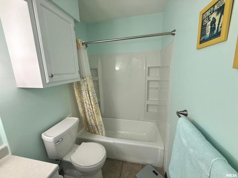 Tiny photo for 3715 35TH Street #3, Moline, IL 61265 (MLS # QC4268371)