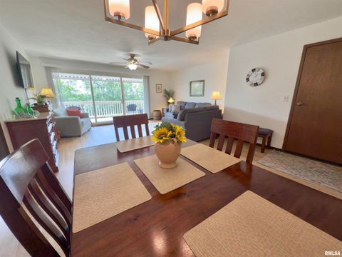 Tiny photo for 3715 35TH Street #3, Moline, IL 61265 (MLS # QC4268371)