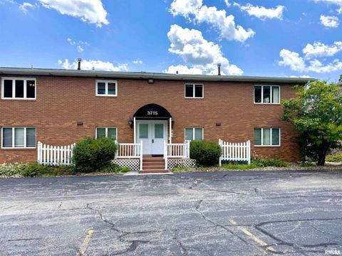 Tiny photo for 3715 35TH Street #3, Moline, IL 61265 (MLS # QC4268371)