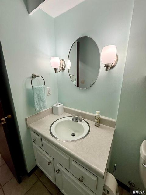 Tiny photo for 3715 35TH Street #3, Moline, IL 61265 (MLS # QC4268371)