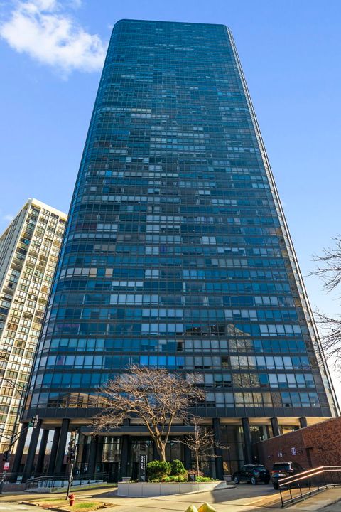 Photo of 5415 N SHERIDAN Road #915, Chicago, IL 60640 (MLS # 12601025)