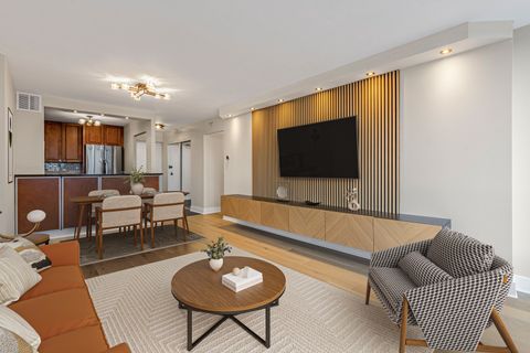 Tiny photo for 5415 N SHERIDAN Road #915, Chicago, IL 60640 (MLS # 12601025)