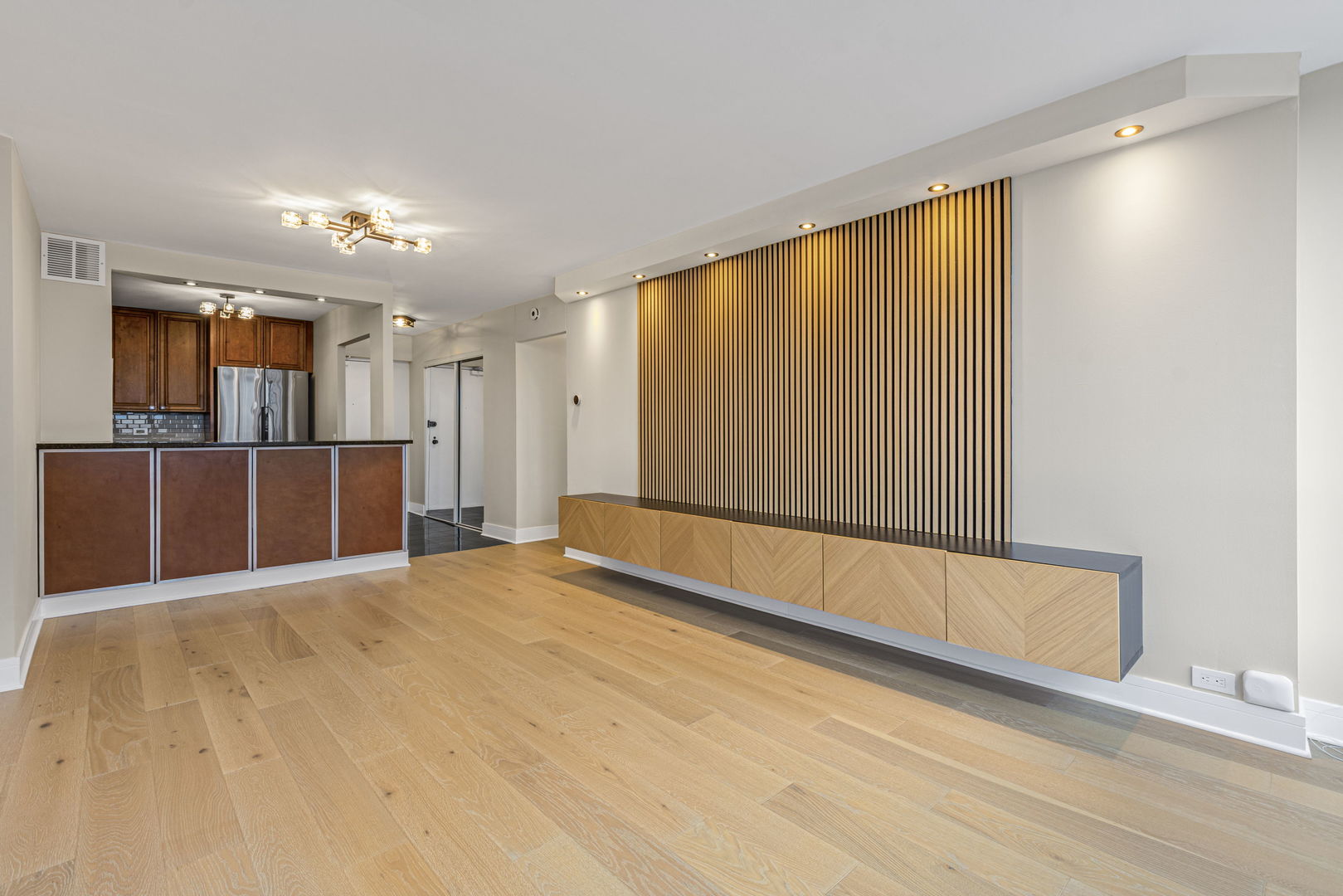 5415 N SHERIDAN Road 915