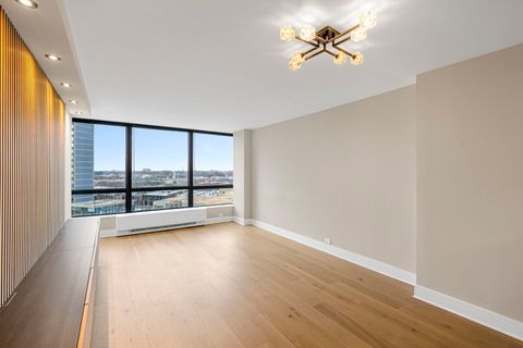 Tiny photo for 5415 N SHERIDAN Road #915, Chicago, IL 60640 (MLS # 12601025)