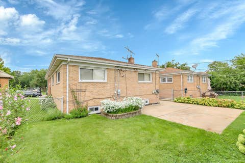 Tiny photo for 8133 Hamlin Avenue, Skokie, IL 60076 (MLS # 12722342)