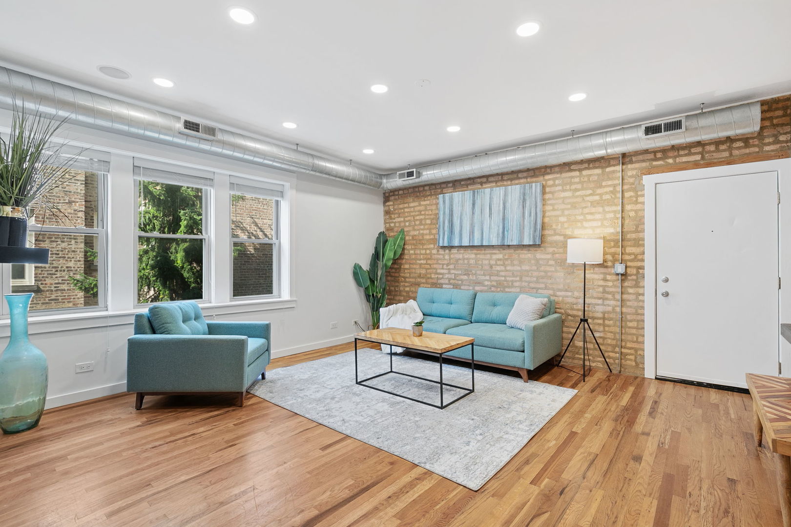 4104 N Mozart Street 1W