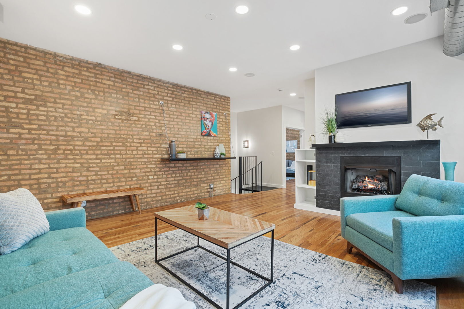 4104 N Mozart Street 1W