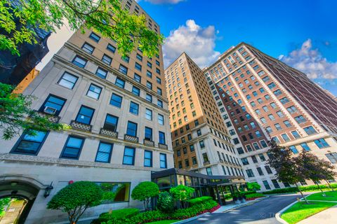 3740 N Lake Shore Drive 11B Chicago IL 60613