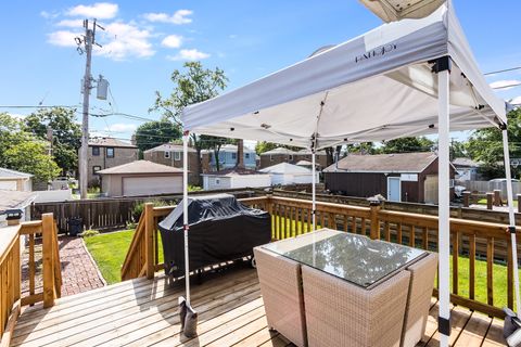 Tiny photo for 4113 Elm Avenue, Brookfield, IL 60513 (MLS # 12697644)