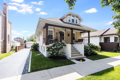 Tiny photo for 4113 Elm Avenue, Brookfield, IL 60513 (MLS # 12697644)