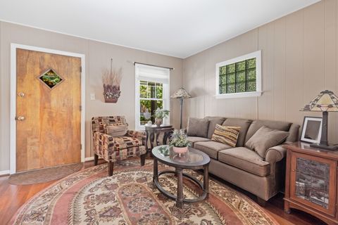 Tiny photo for 4113 Elm Avenue, Brookfield, IL 60513 (MLS # 12697644)