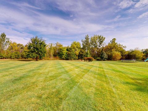 Tiny photo for 162 Cardinal Drive, Hawthorn Woods, IL 60047 (MLS # 12480591)