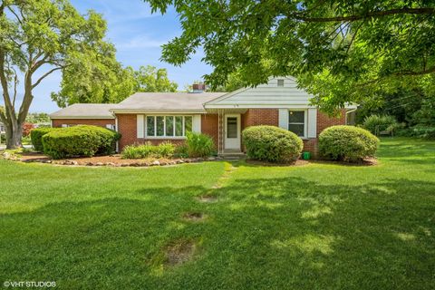 Photo of 947 Ridgeland Avenue, Mundelein, IL 60060 (MLS # 12431617)