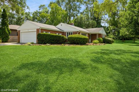 Tiny photo for 947 Ridgeland Avenue, Mundelein, IL 60060 (MLS # 12431617)