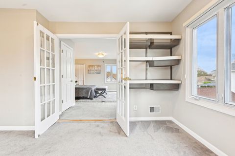 Tiny photo for 1420 Oakton Street, Park Ridge, IL 60068 (MLS # 12521830)