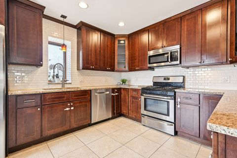 Tiny photo for 1420 Oakton Street, Park Ridge, IL 60068 (MLS # 12521830)