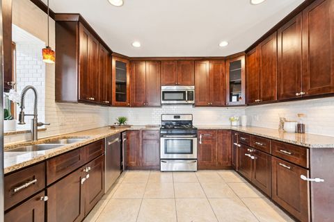 Tiny photo for 1420 Oakton Street, Park Ridge, IL 60068 (MLS # 12521830)