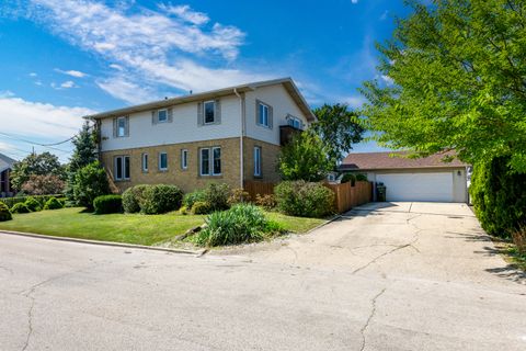 Tiny photo for 1420 Oakton Street, Park Ridge, IL 60068 (MLS # 12521830)