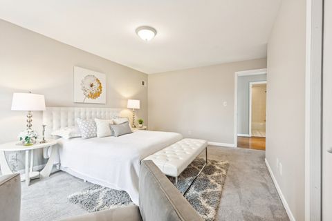 Tiny photo for 1420 Oakton Street, Park Ridge, IL 60068 (MLS # 12521830)