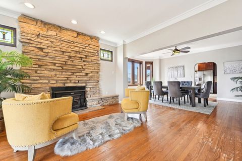 Tiny photo for 1420 Oakton Street, Park Ridge, IL 60068 (MLS # 12521830)