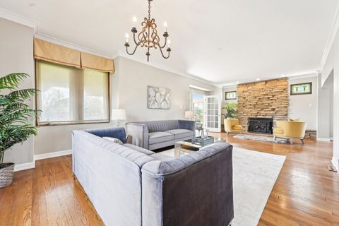 Tiny photo for 1420 Oakton Street, Park Ridge, IL 60068 (MLS # 12521830)