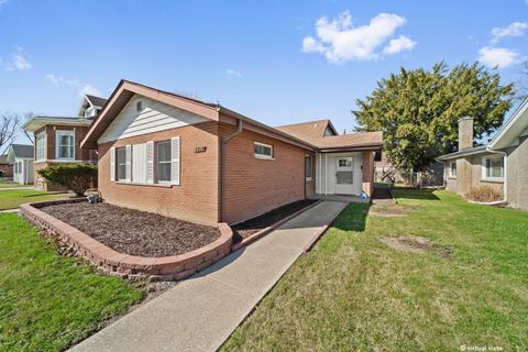 Photo of 1436 Portsmouth Avenue, Westchester, IL 60154 (MLS # 12600497)