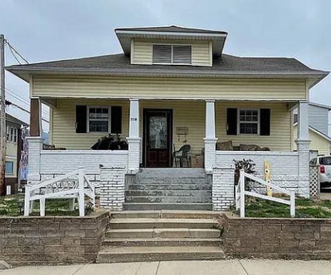 Photo of 208 W College Street, Marion, IL 62959 (MLS # 12448410)