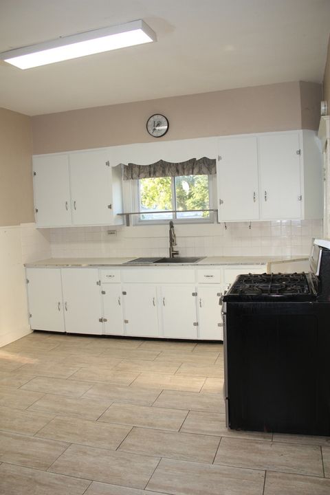 Tiny photo for 713 Ohara Street, Bloomington, IL 61701 (MLS # 12480386)