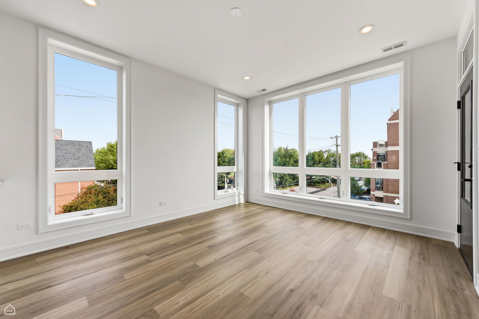 3900 S Lake Park Avenue 3