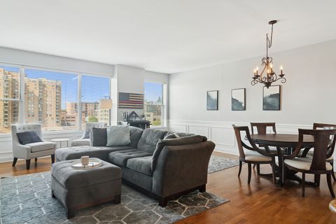 Tiny photo for 77 S Evergreen Avenue #606, Arlington Heights, IL 60005 (MLS # 12494256)