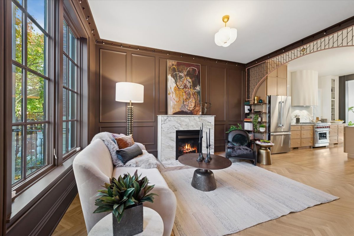 2337 W Belden Avenue