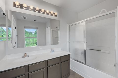 Tiny photo for 1646 Gleneagle Drive, Carpentersville, IL 60110 (MLS # 12659621)