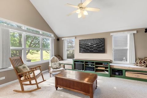 Tiny photo for 1646 Gleneagle Drive, Carpentersville, IL 60110 (MLS # 12659621)