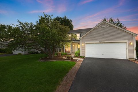 Tiny photo for 1646 Gleneagle Drive, Carpentersville, IL 60110 (MLS # 12659621)