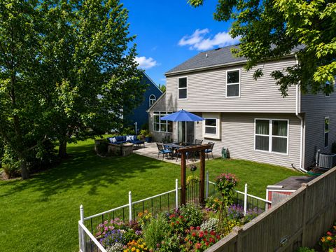 Tiny photo for 1646 Gleneagle Drive, Carpentersville, IL 60110 (MLS # 12659621)