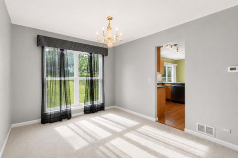 Tiny photo for 1646 Gleneagle Drive, Carpentersville, IL 60110 (MLS # 12659621)