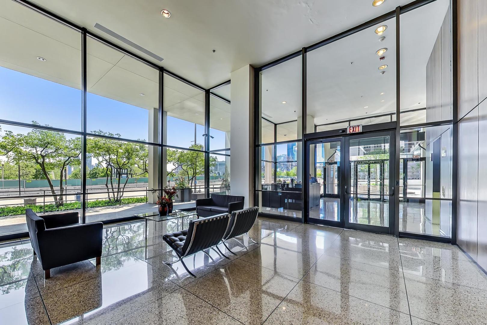 360 E Randolph Street 1007