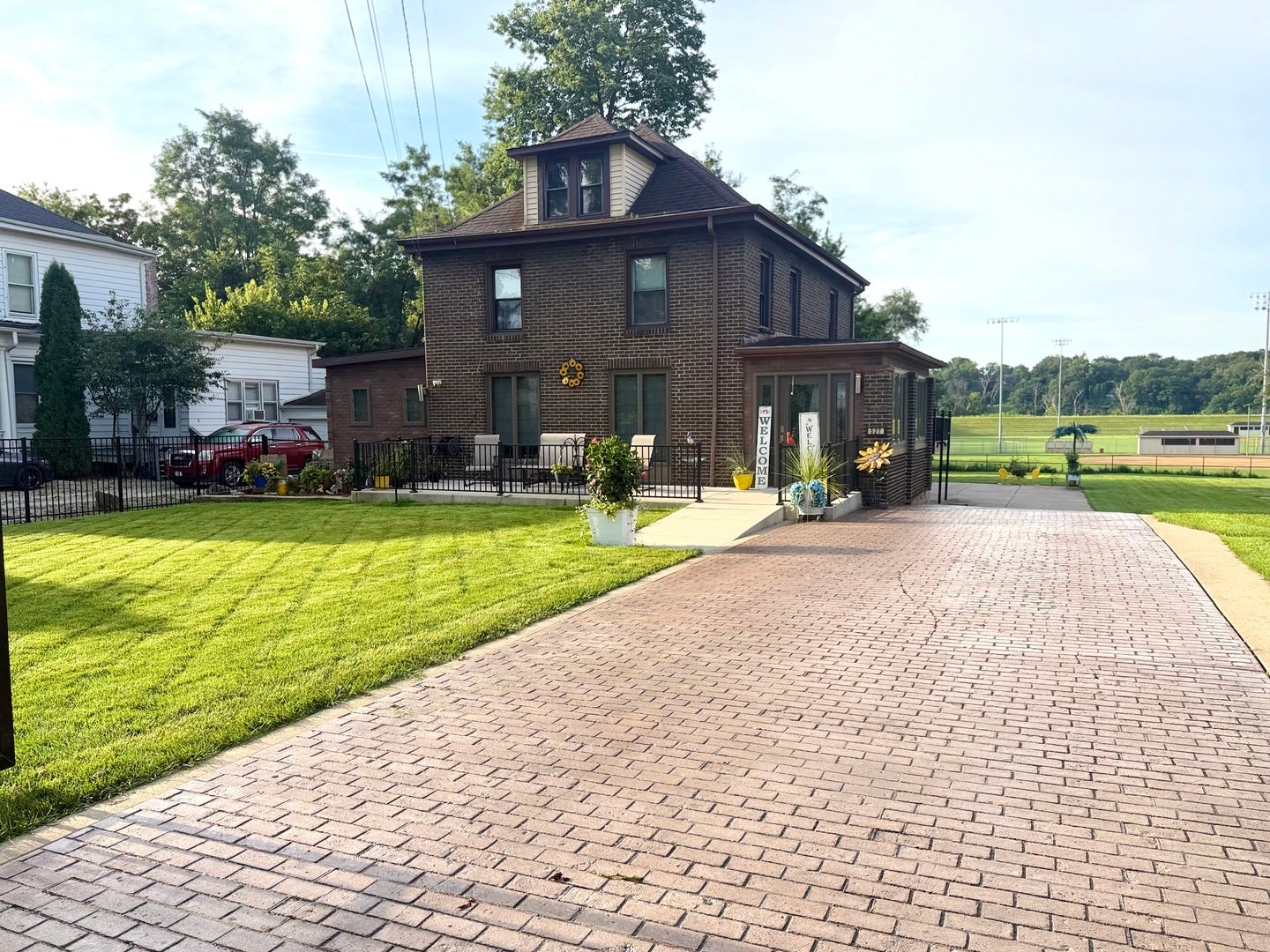 527 E Main Street