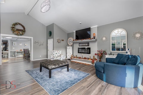 Tiny photo for 527 E Main Street, Ottawa, IL 61350 (MLS # 12735115)
