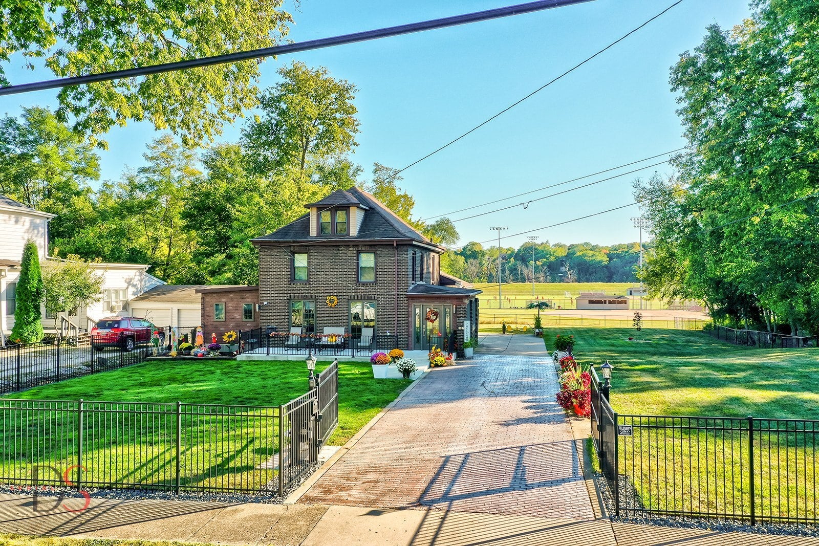 527 E Main Street
