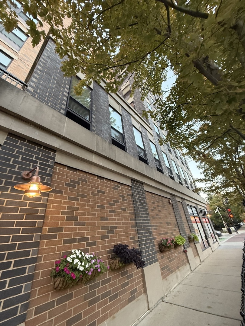 1501 W Belmont Avenue 201