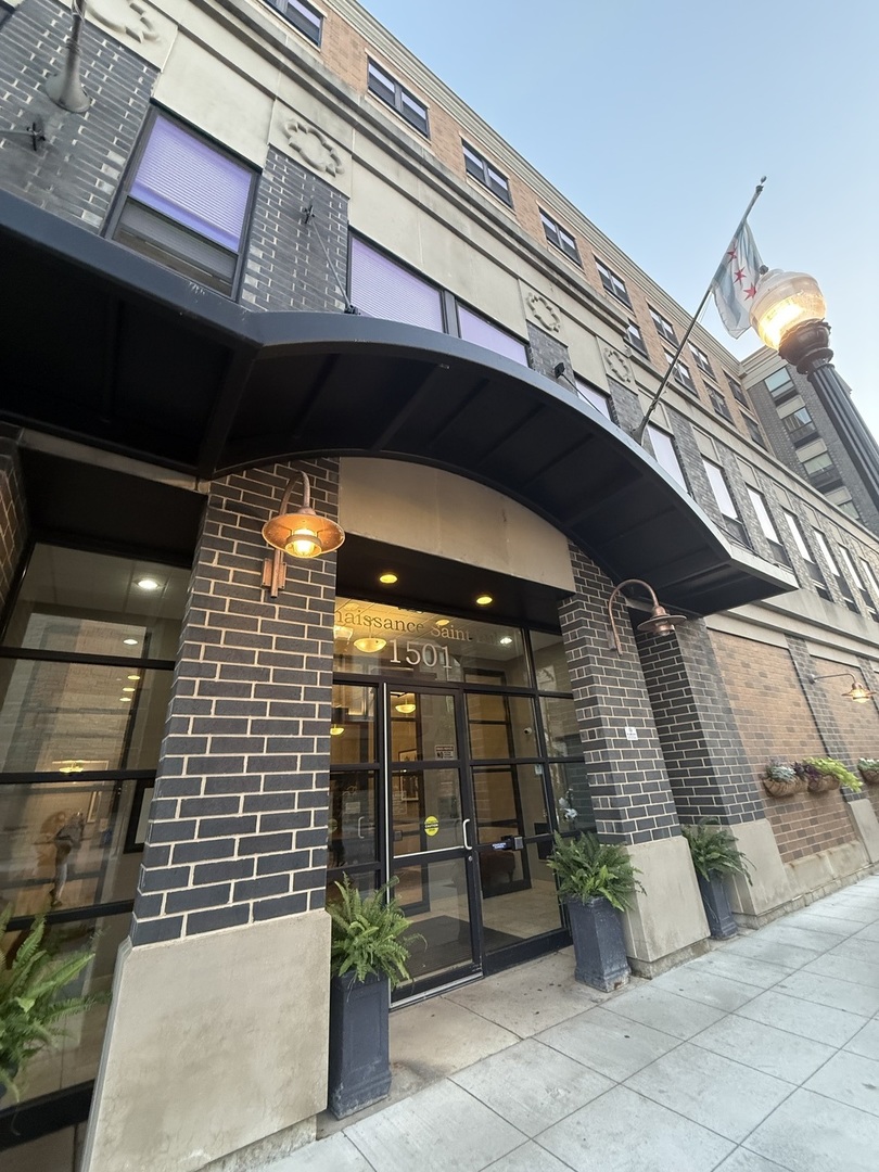 1501 W Belmont Avenue 201