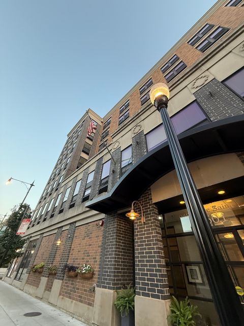 1501 W Belmont Avenue 201 Chicago IL 60657