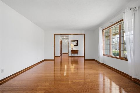 Tiny photo for 1913 Woodbine Road, Bloomington, IL 61704 (MLS # 12595414)